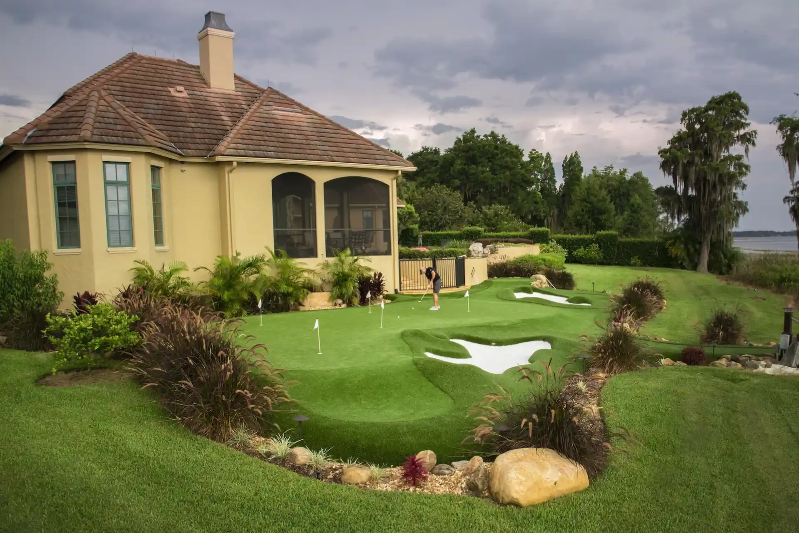 Transform Your Outdoor Space with Putting Greens in Tampa Bay